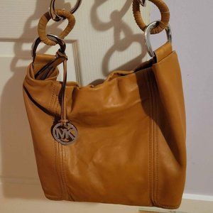 Michael Kors Slouch Bag in Cognac
